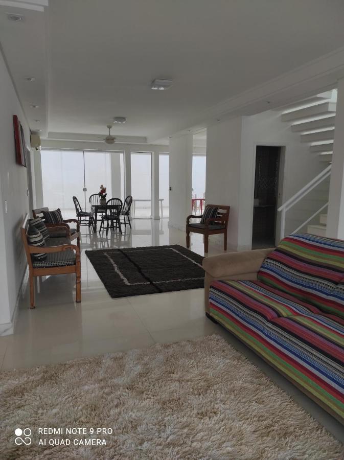 Casa Com Piscina A 150M Da Praia Da Enseada Гуаружа Екстериор снимка