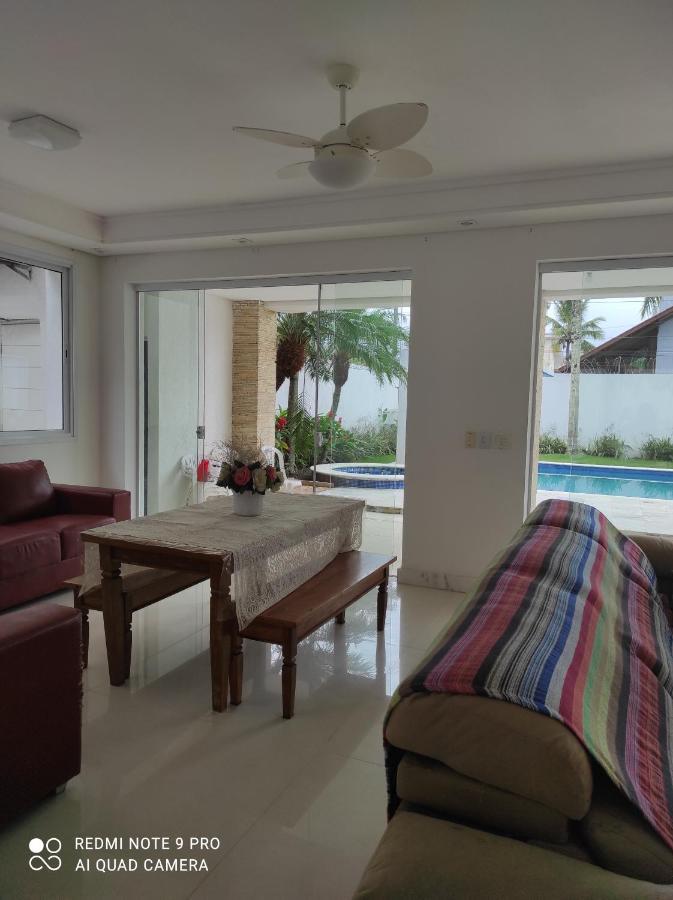 Casa Com Piscina A 150M Da Praia Da Enseada Гуаружа Екстериор снимка
